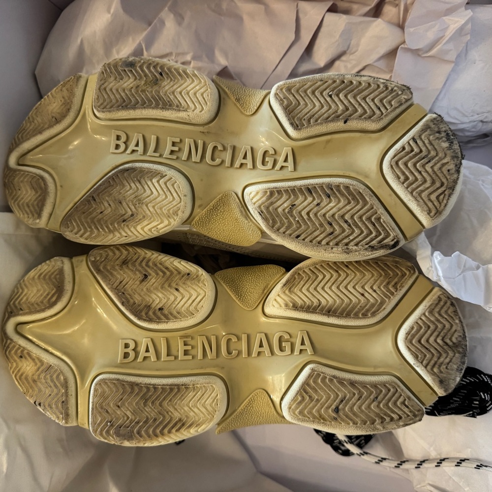 Balenciaga Beige Sneakers - Picture 5 of 8